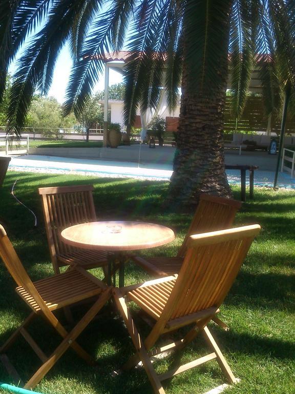 Evoikos Beach & Resort Livanátai Eksteriør billede